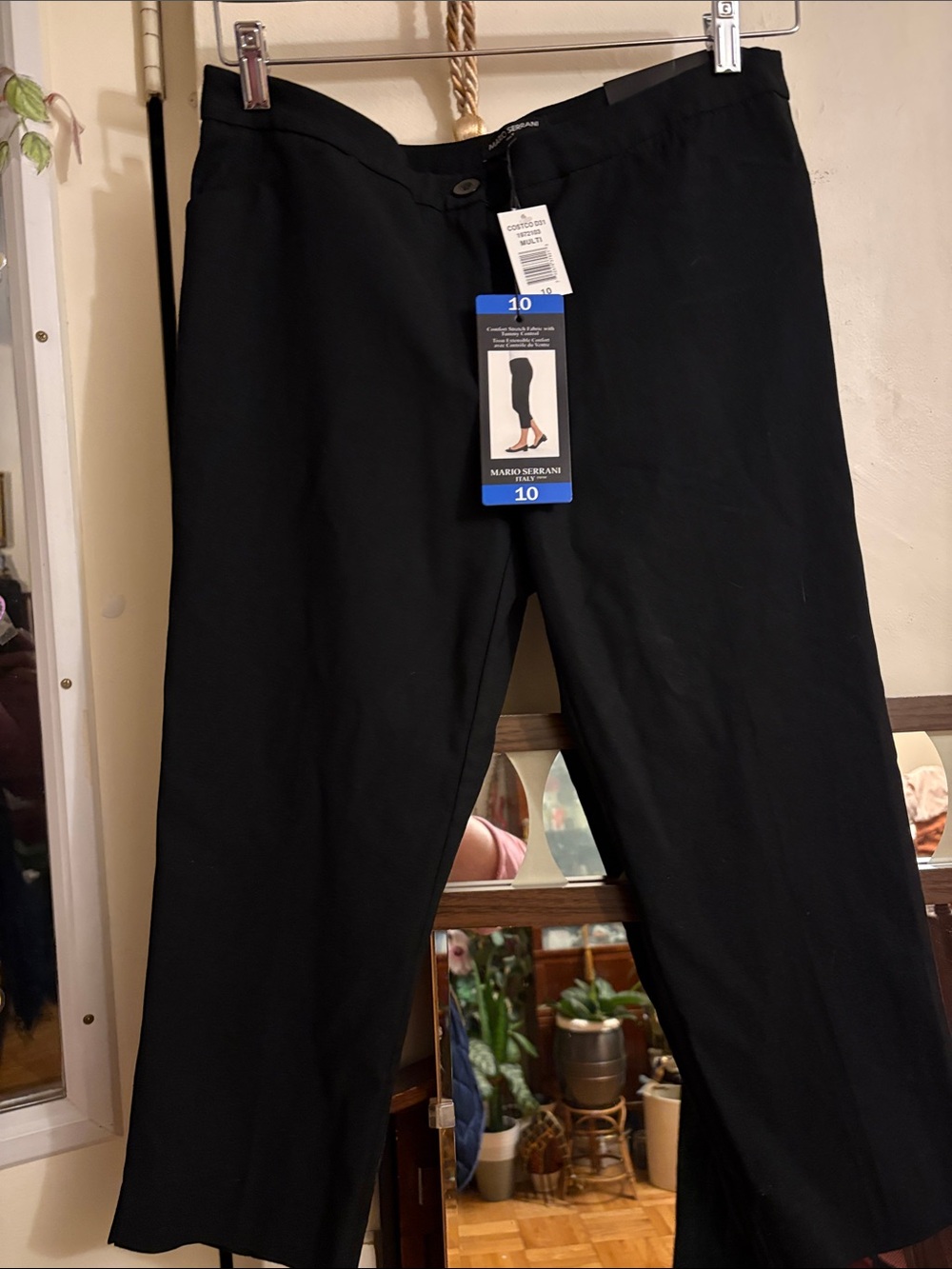 Mario Serrani Black Capris - Straight Leg
